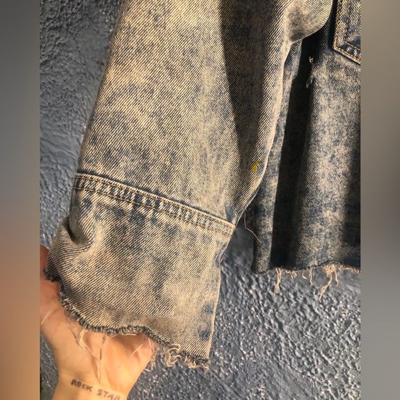 ART THE EARTH hand painted Denim Jacket - Picture 5 of 5